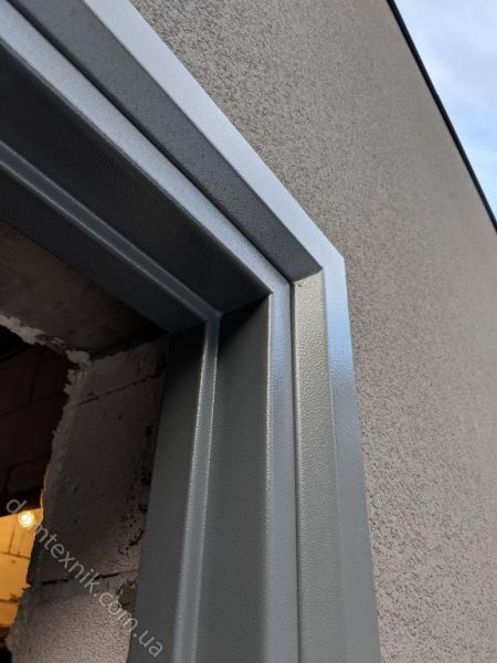 Вхідні двері  STRAJ Techno-door