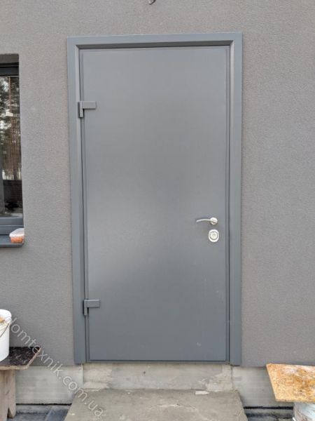 Вхідні двері  STRAJ Techno-door